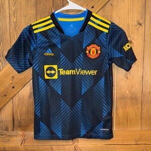 adidas Kids Manchester United soccer jersey size 9-10 Y